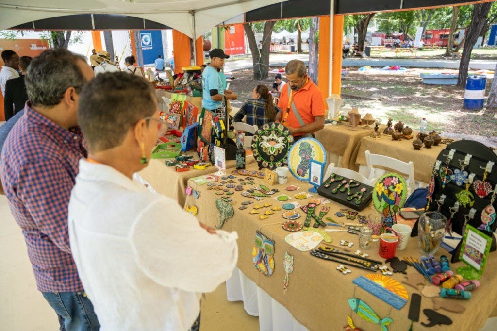 Charlas y feria de artesanía caracterizaron Congreso RD Naranja