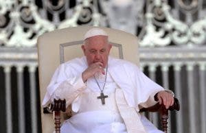 El papa será operado hoy por riesgo de obstrucción intestinal