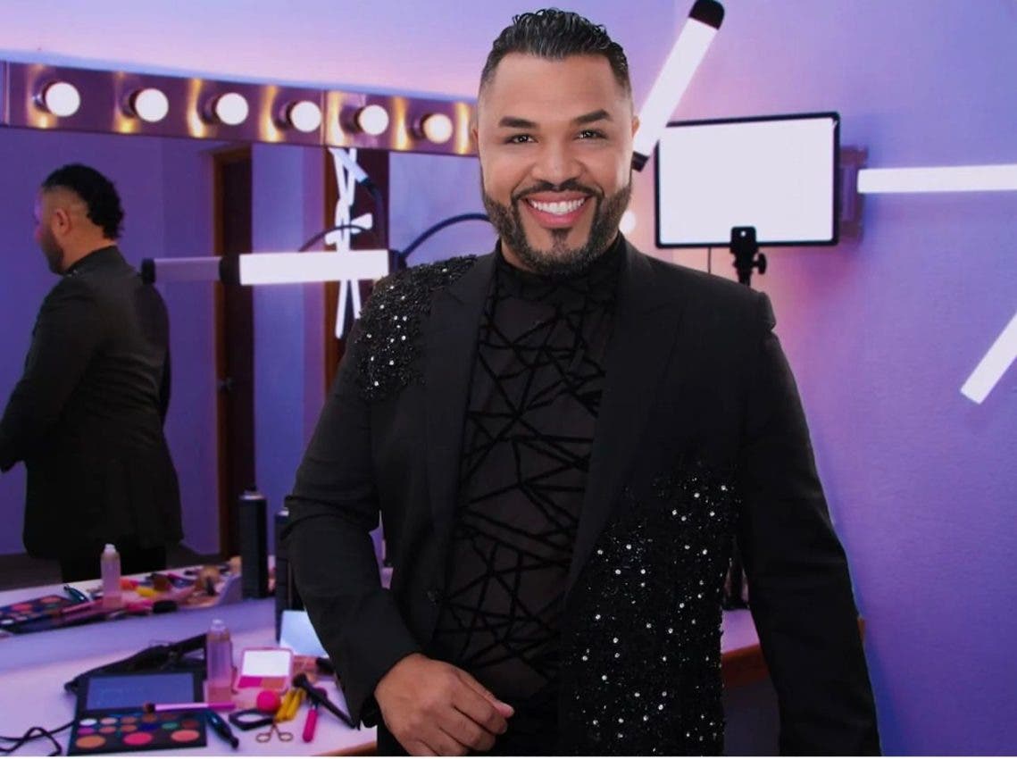 Especialista en maquillaje Alix Durán es reconocido en El Salvador