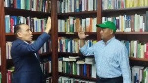 Radhamés Jiménez juramenta en la Fuerza del Pueblo a regidor PRM