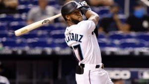 Arráez y De La Cruz responden con el madero en triunfo de Marlins