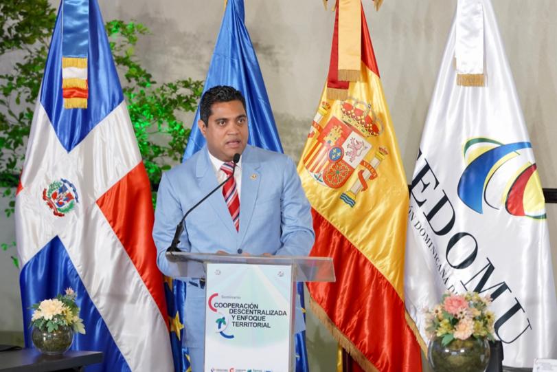 Fedomu organiza seminario sobre cooperación y descentralización