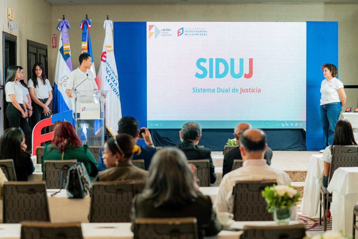 Estudiantes proponen iniciativas para resolver retos de justicia
