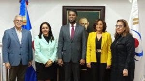 Vence mañana plazo decidir si envían a juicio político a Pleno Cámara Cuentas