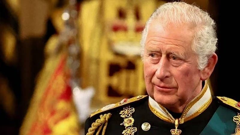 El rey Carlos III expresa conmoción y tristeza por accidente de tren en la India