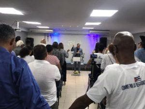 Movimiento Cubanos Viviendo en RD realiza culto de regularización migratoria