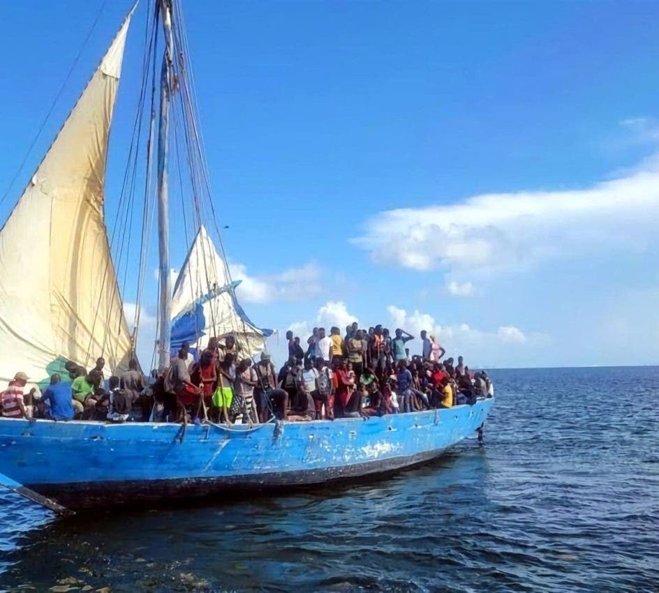 Interceptan una embarcación con 190 migrantes haitianos en Islas Turcas y Caicos