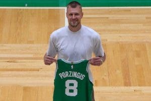 Porzingis firma extensión con Celtics de Boston