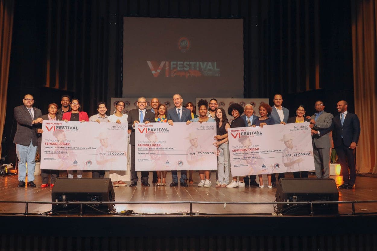 Entregan premios a instituciones educativas