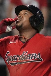 Ramírez y Naylor pegan jonrones consecutivos