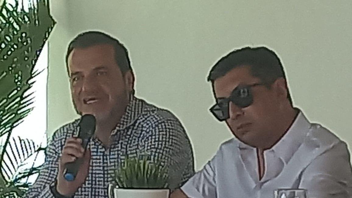Ecuatorianos buscan abrir empresa en Pedernales