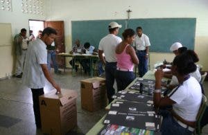 Precandidatos van desde hoy a calles