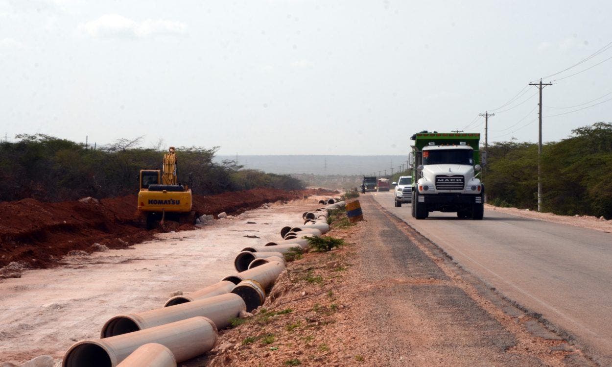 Enriquillo-Pedernales a velocidad de rodillo