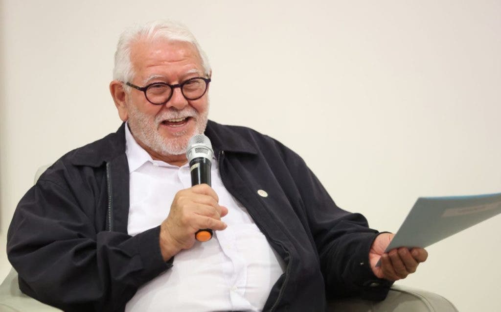 El padre Domingo Legua, fundador presidente del Banco de Alimentos./foto José de León