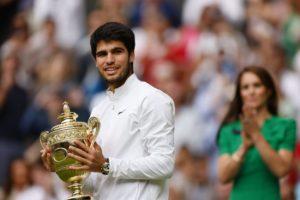 Alcaraz sobrevive a la fiesta post-Wimbledon