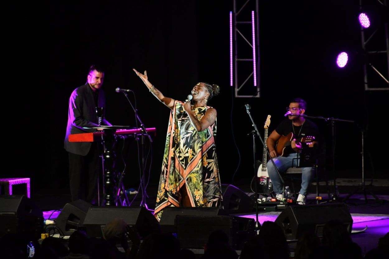 Buika se confiesa con el público dominicano