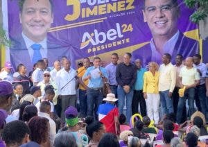 Tulio Jiménez presenta precandidatura a la alcaldía de Haina