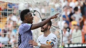 Identificados los autores de insultos racistas a Vinicius en Sevilla