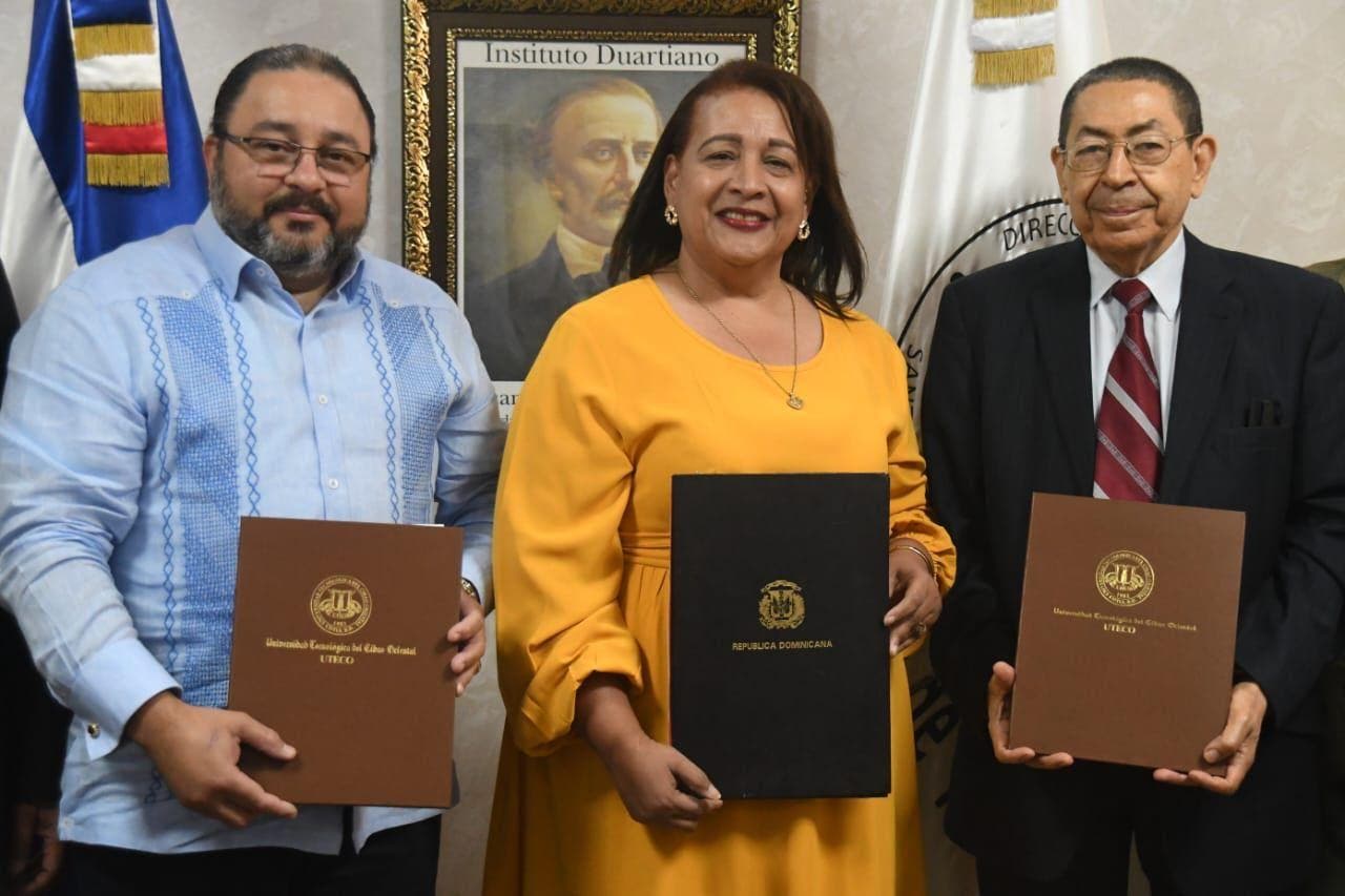 Academias firman memorándum de entendimiento