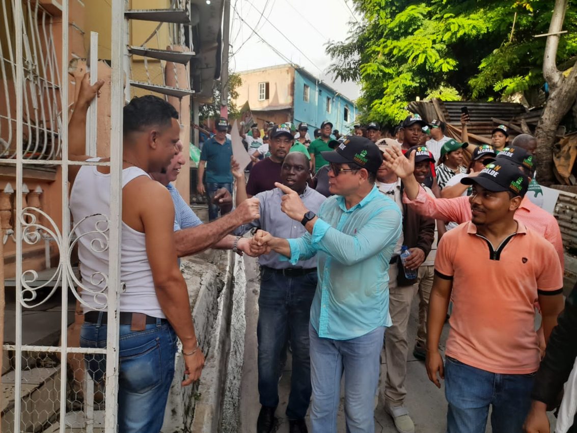 Denuncian la basura se “come” moradores de SDO