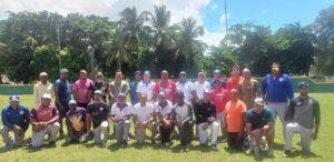 Academia deportiva celebra partido por Día del Padre