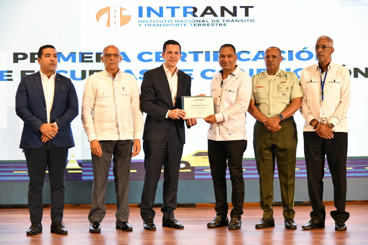 Intrant realiza primera certificación Escuelas de Conductores