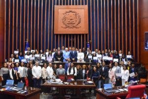 Senado y Educación concluyen primer Modelo Senado Joven