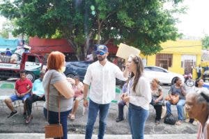 Precandidato a diputado realiza operativo médico