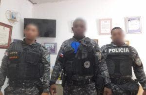 Envían a prisión 3 policías acusados de asalto