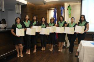 Escuela gradúa médicos residentes