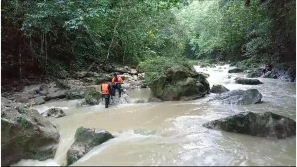 Dos ahogados, 8 desaparecidos por crecida río Partido