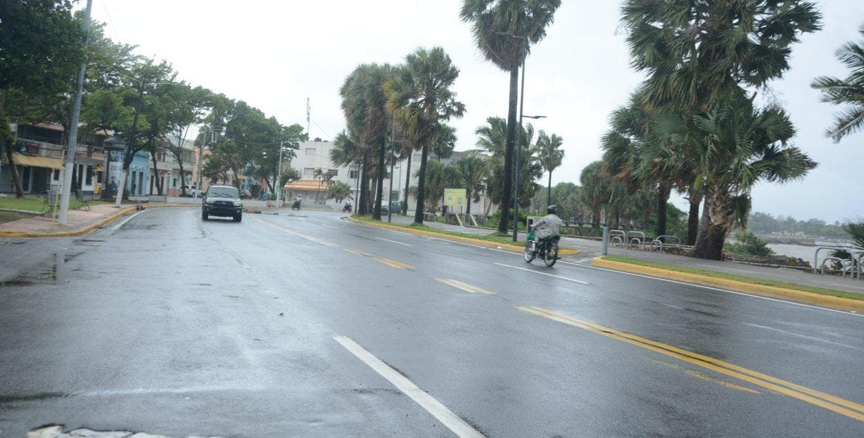 Lucen desiertas calles y avenidas del GSD