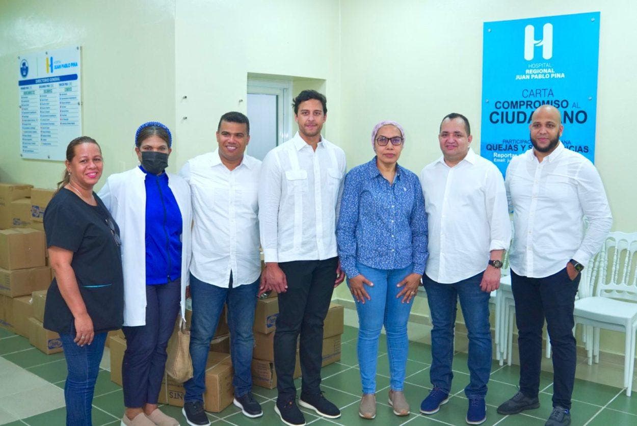 Fundación dona insumos médicos a heridos por explosión en SC