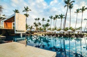Acusan de robo a 2 empleados de hotel