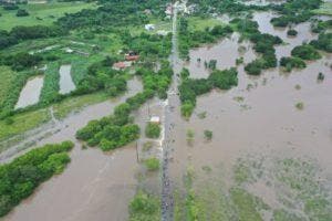 A 4 días del paso de tormenta Franklin, varias comunidades siguen incomunicadas en Hato Viejo