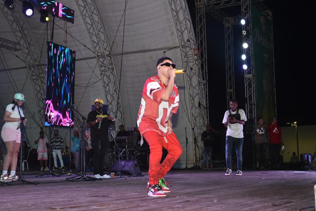 Urbanos llenan anfiteatro La Puntilla de PP