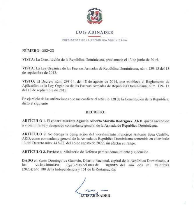 El decreto presidencial en el que se sustituye al comandante de la Armada dominicana