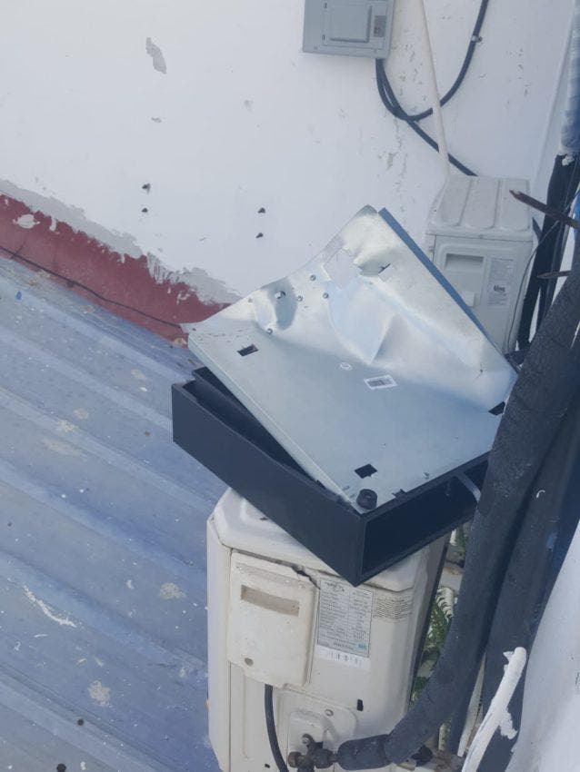 La caja registradora que fue robada en el hotel en Montecristi