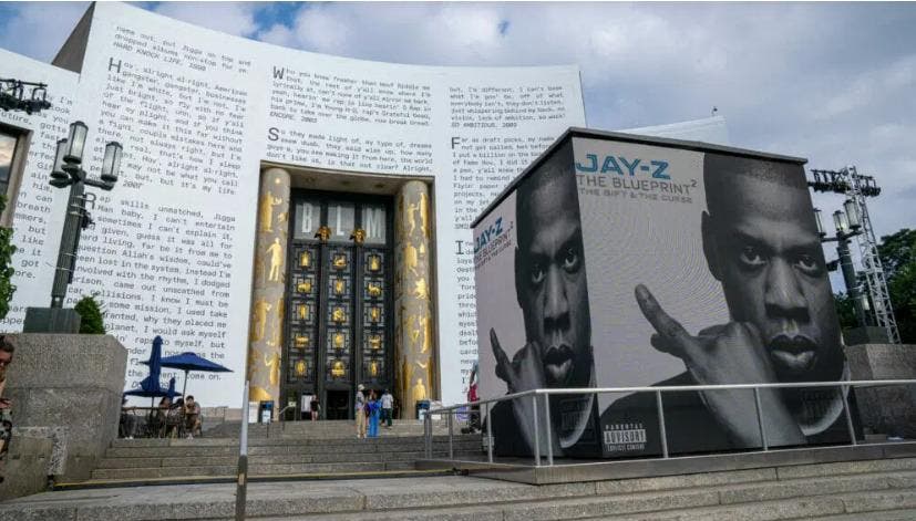 La historia del rapero Jay-Z, inspiración de masas en su Brooklyn natal