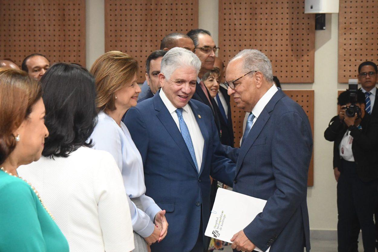 Senado reconoce trayectoria de Rafael Sánchez Español