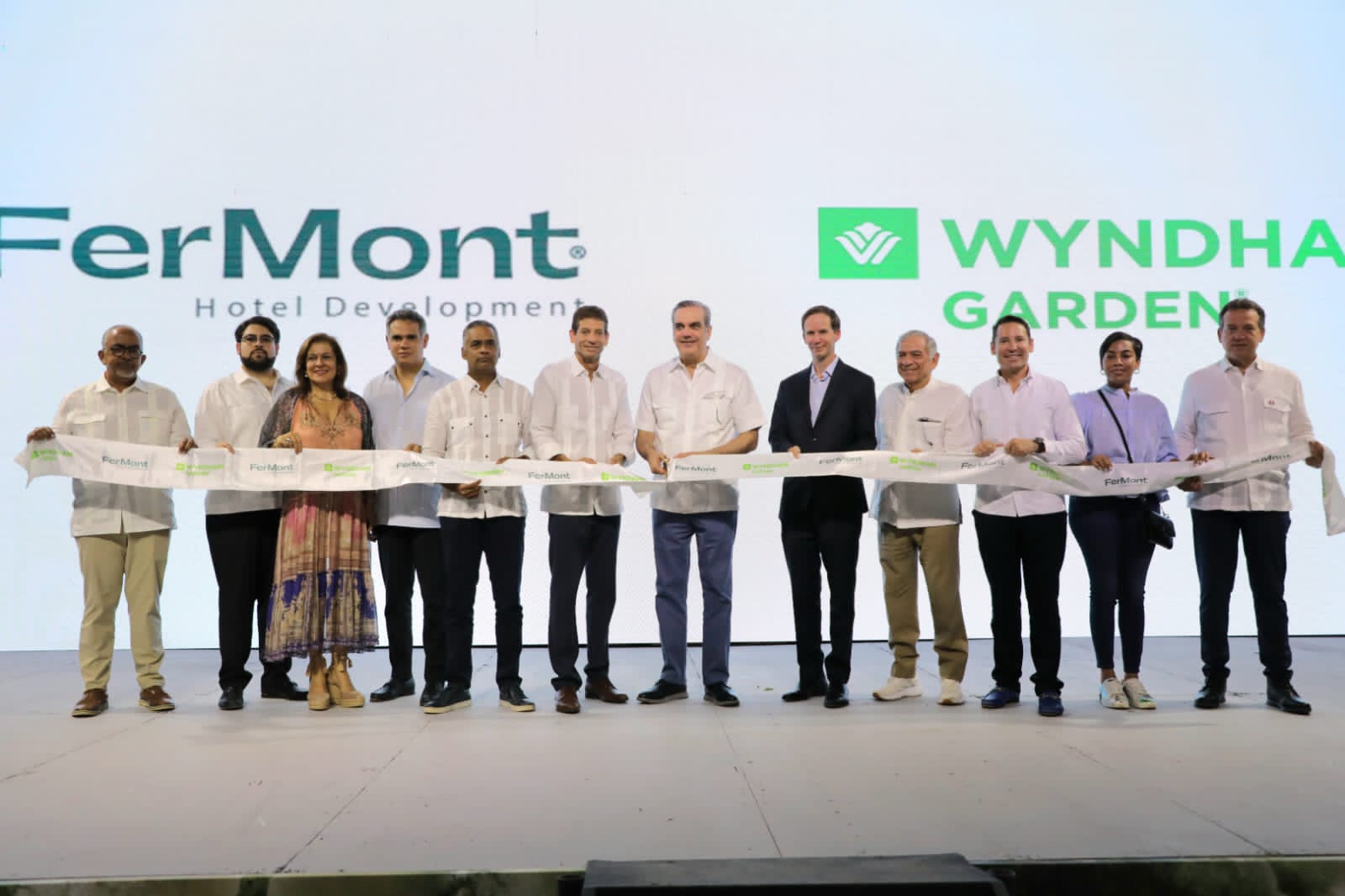 Abinader deja iniciados trabajos de rehabilitación Puerto de Manzanillo