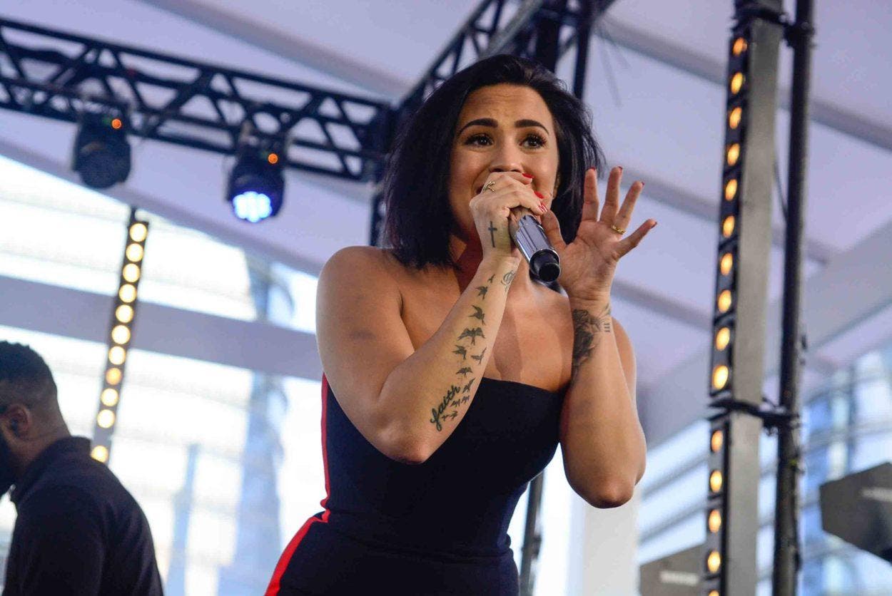 Demi Lovato deleita a ‘The Town’ con su rock para cicatrizar heridas