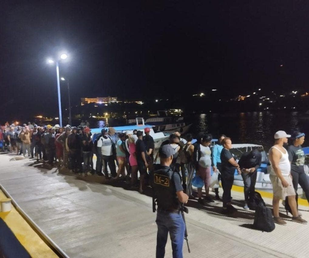 Detienen 78 iban a viajar en yola a Puerto Rico