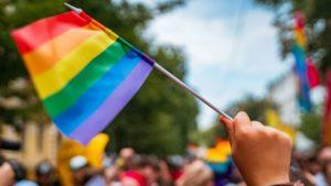 Colombia emite fallo que reconoce licencia de maternidad a hombres trans y personas no binarias