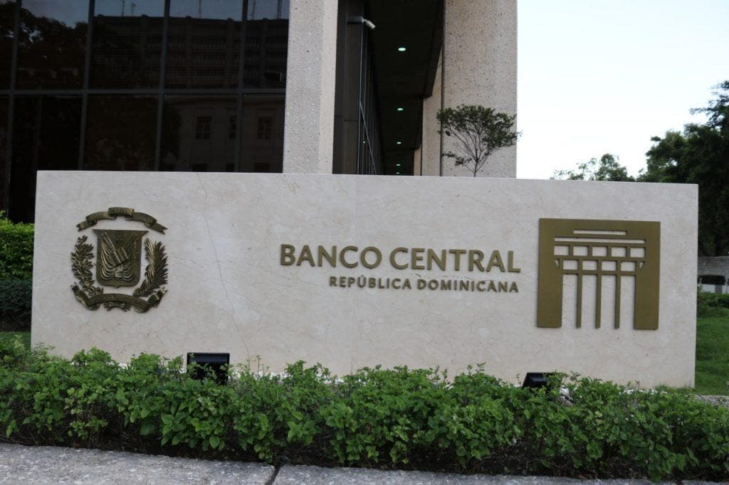 Gobernador Banco Central destaca robustez sistema financiero