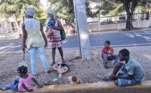 Ciudades RD siguen copadas de haitianos a pesar de las repatriaciones de Migración