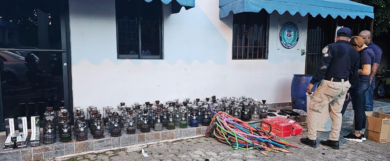 PN ocupa pistolas y hookahs en allanamiento discoteca Villa María