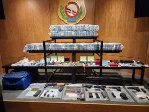 Desarticulan red narco y ocupan cocaína y armas
