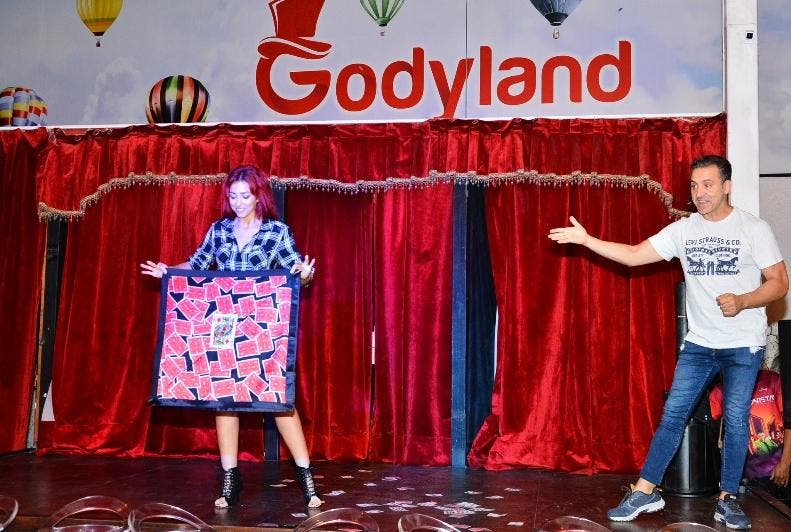 Ilusionistas en el Gran Teatro Cibao