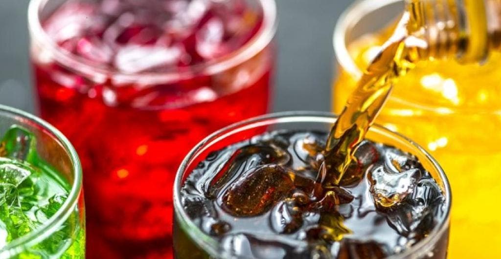 Consumo de bebidas azucaradas ha aumentado desde 1990, según estudio